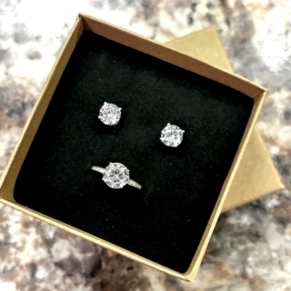 Sterling Silver Solitaire Ring & Pierced Solitaire Earring Set Sz 7 Nickel Free - Picture 1 of 9